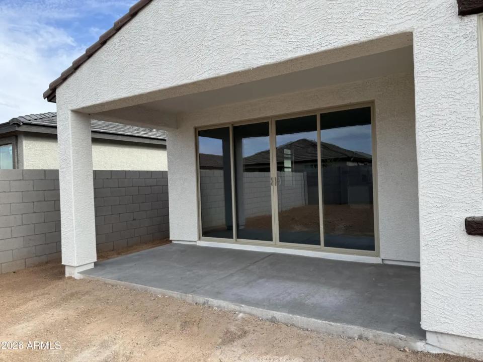 Real Estate Picture 11