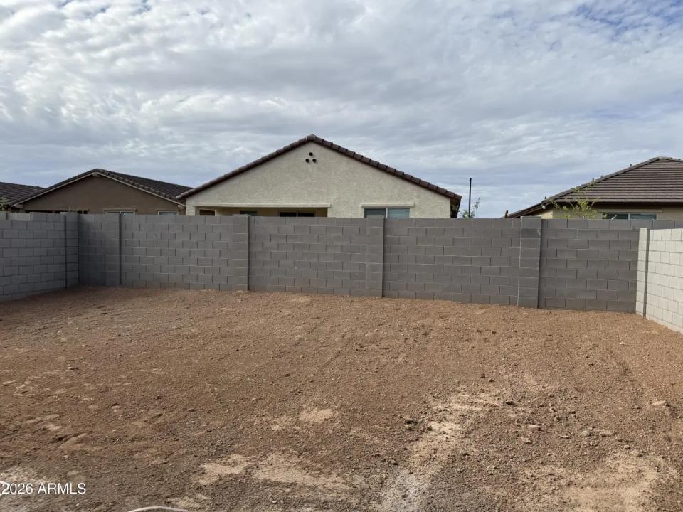 Real Estate Picture 12