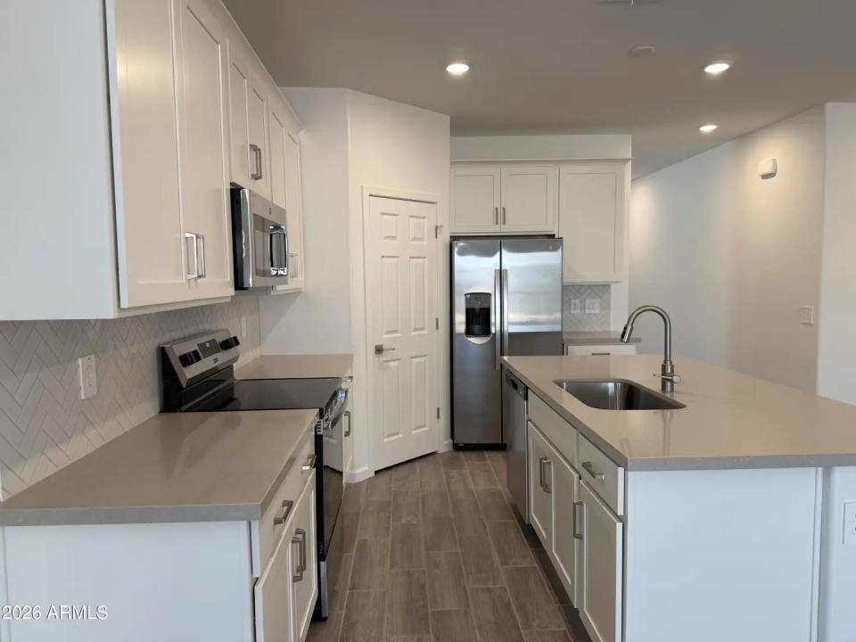 Real Estate Picture 5