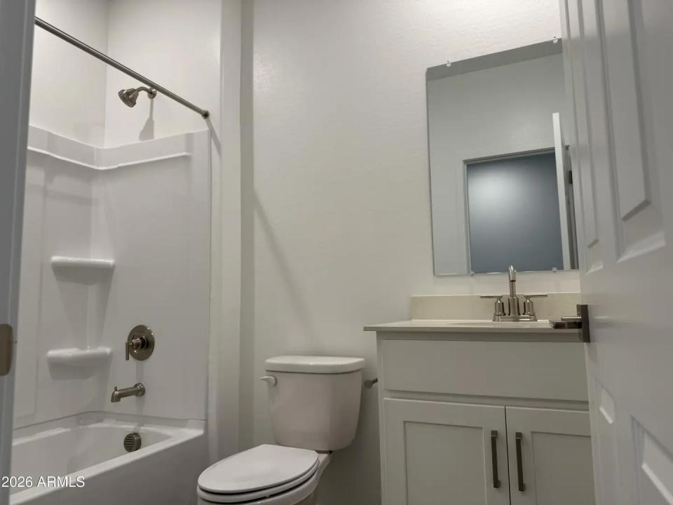 Real Estate Picture 8