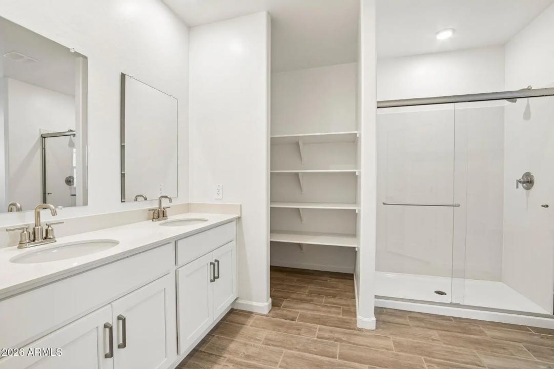 Real Estate Picture 28