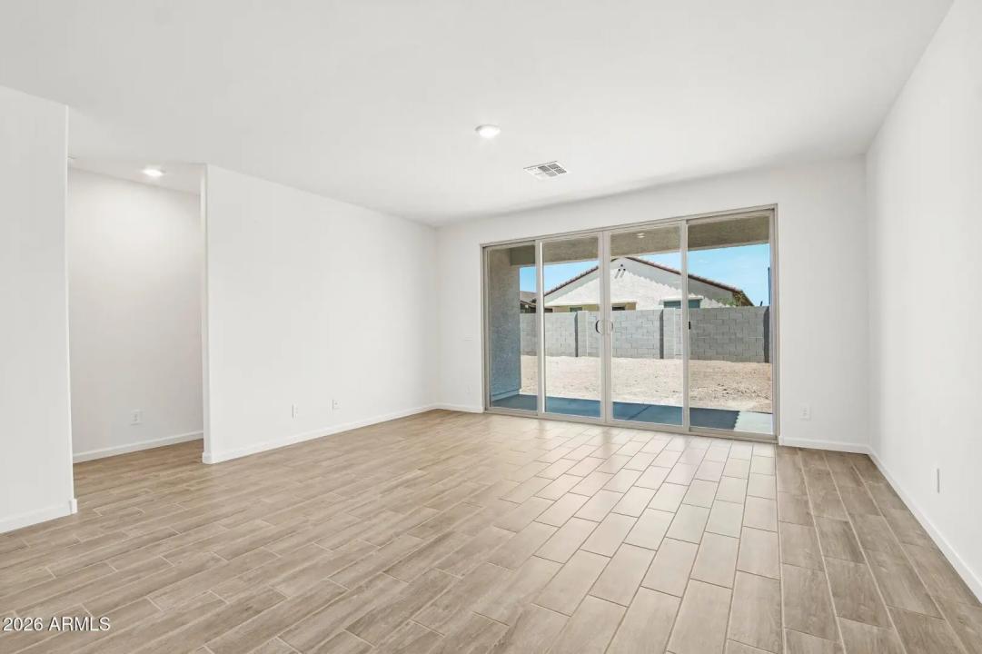 Real Estate Picture 6