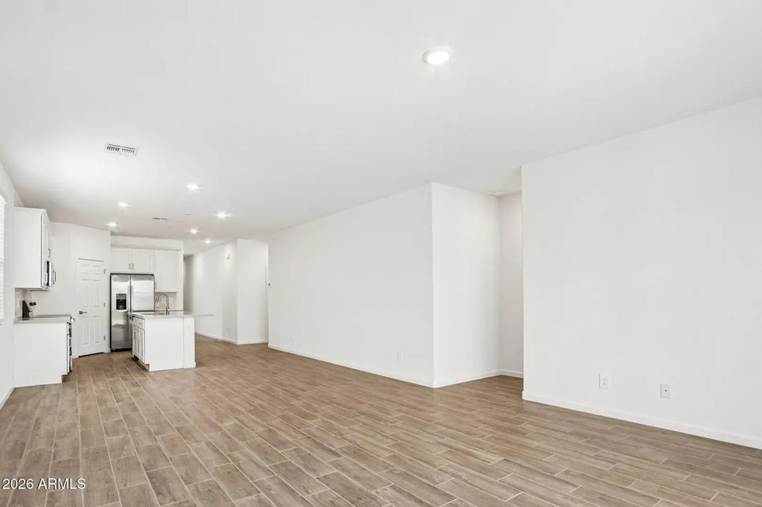 Real Estate Picture 7