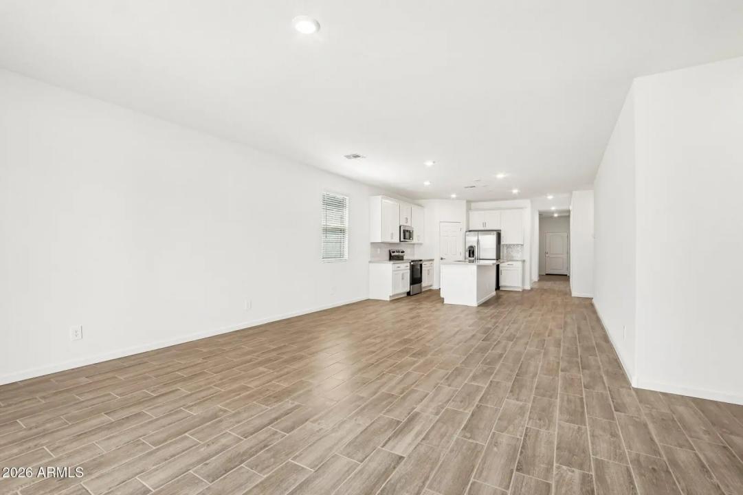 Real Estate Picture 8