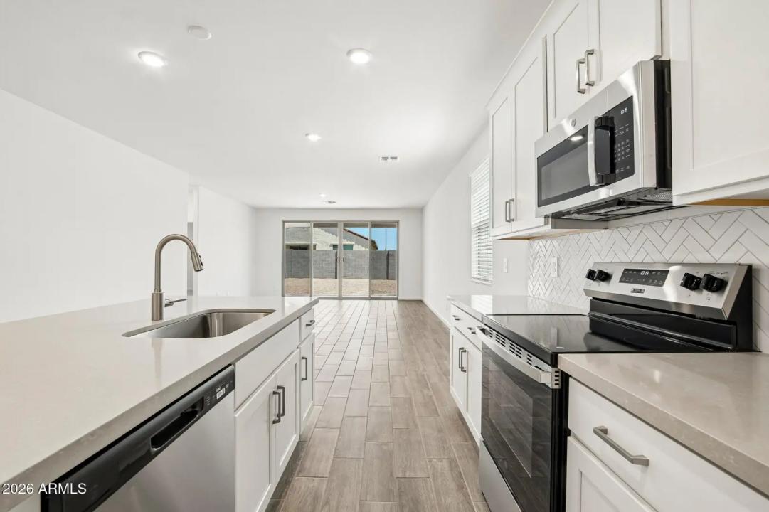 Real Estate Picture 13