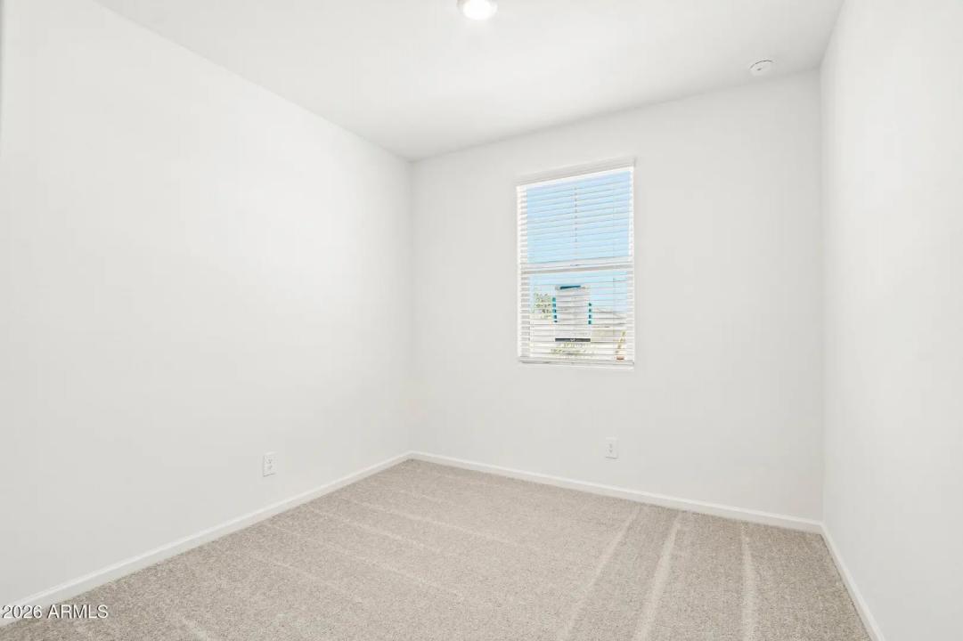Real Estate Picture 14