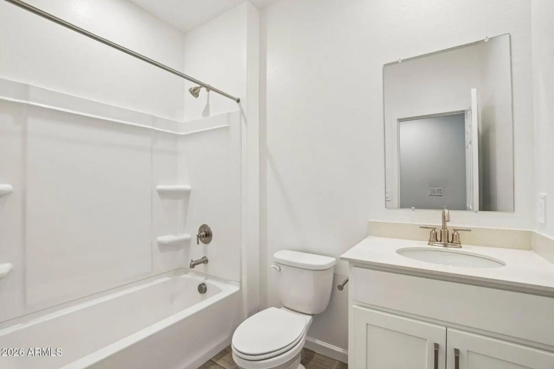 Real Estate Picture 16