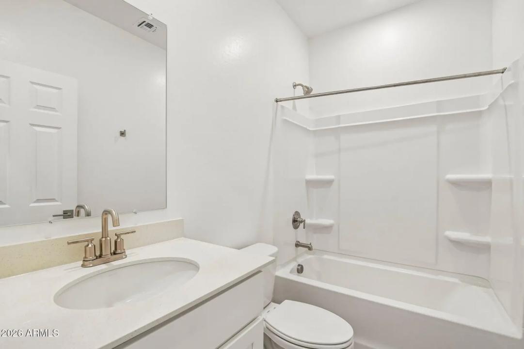 Real Estate Picture 18