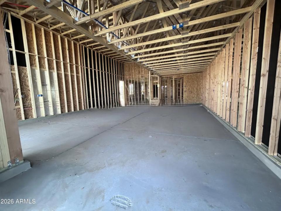 Real Estate Picture 3