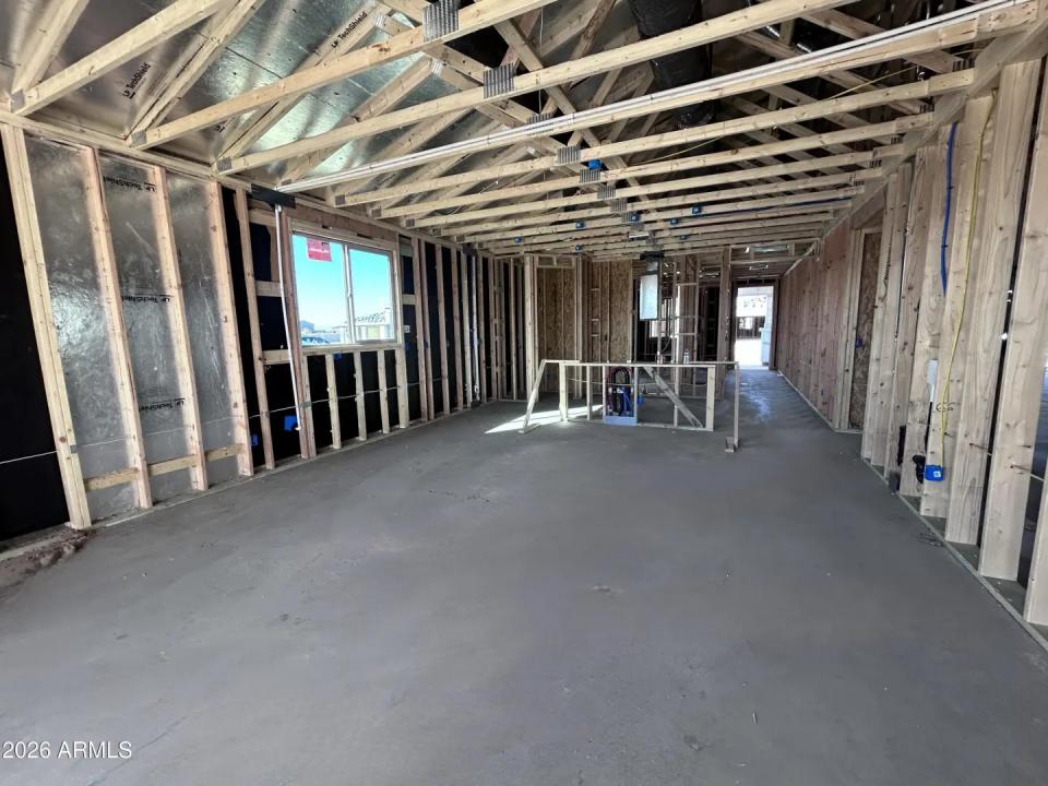 Real Estate Picture 4