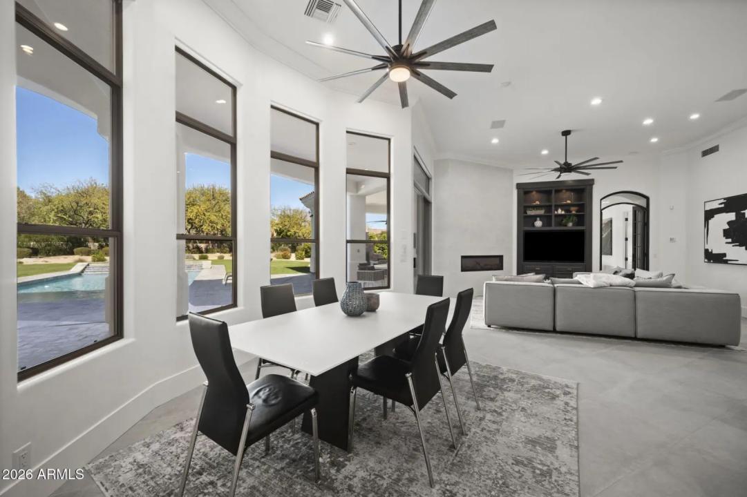 Real Estate Picture 14