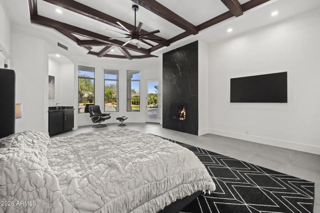 Real Estate Picture 25