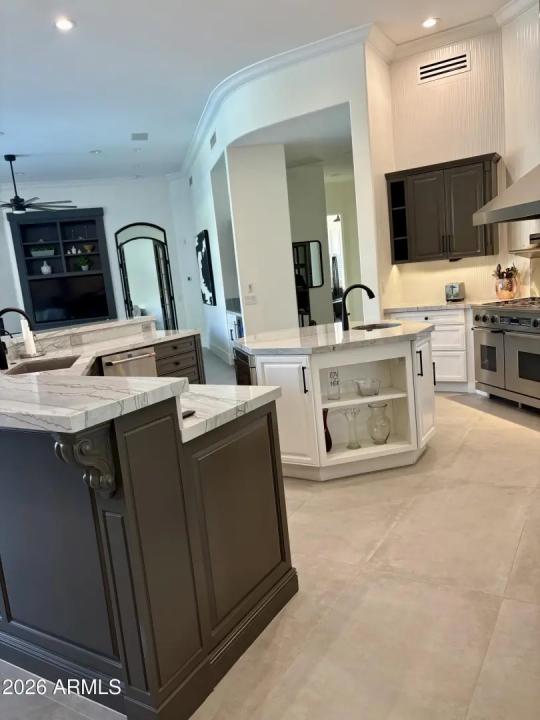 Real Estate Picture 8