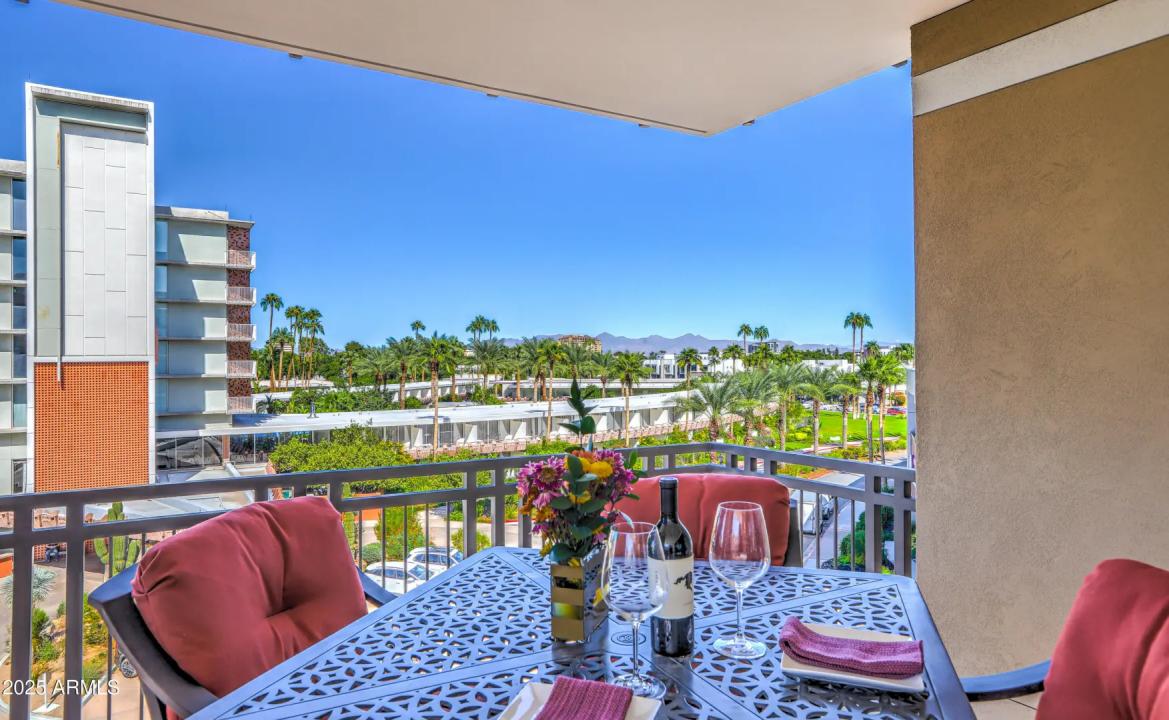 Real Estate Picture 4