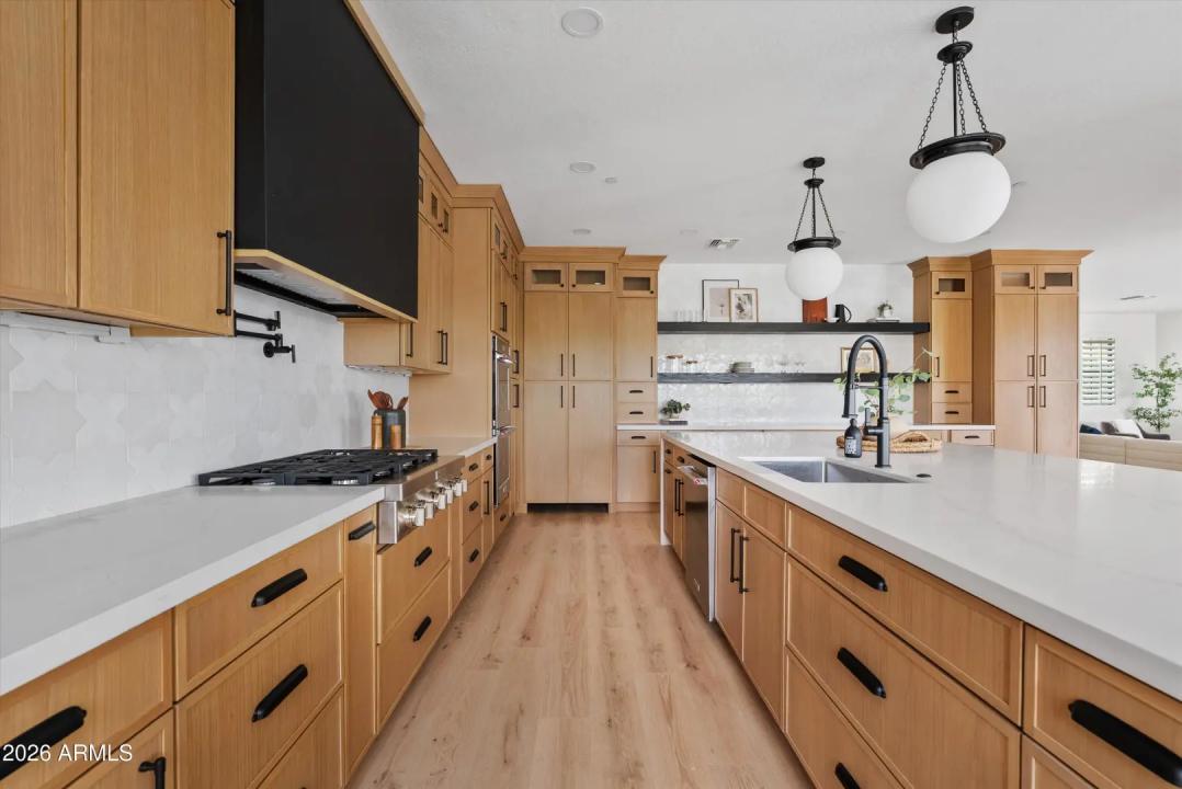 Real Estate Picture 10