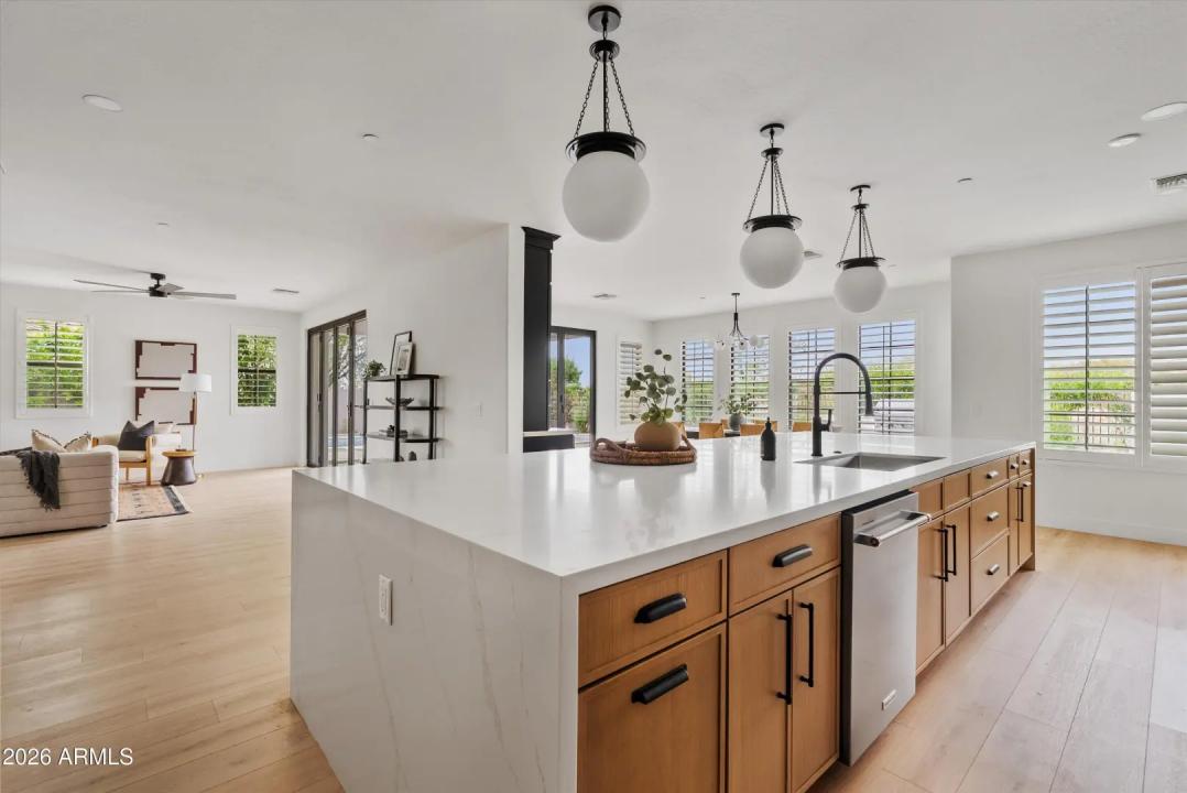 Real Estate Picture 9