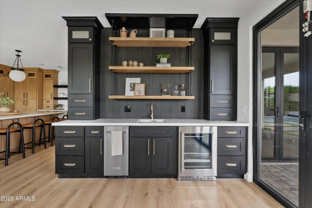 Real Estate Picture 14