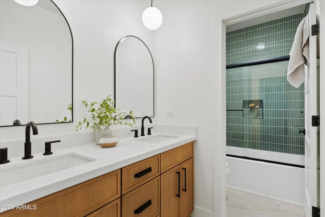 Real Estate Picture 27