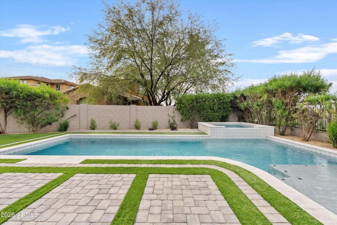 Real Estate Picture 48