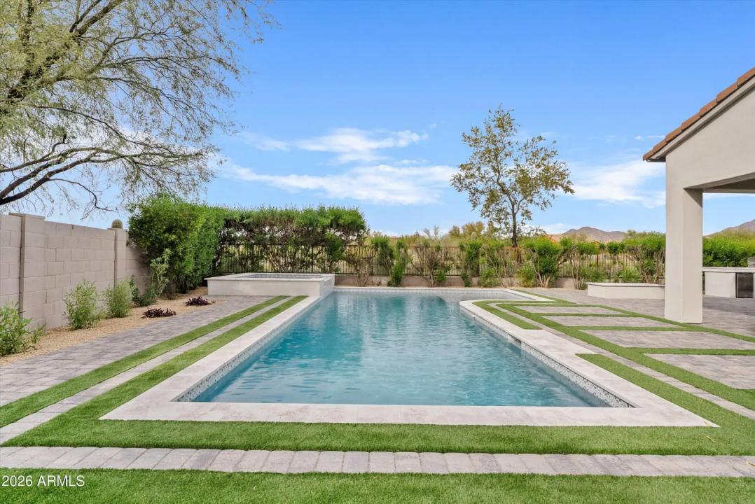 Real Estate Picture 42