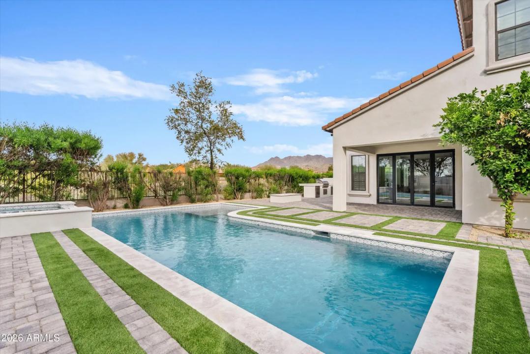 Real Estate Picture 43