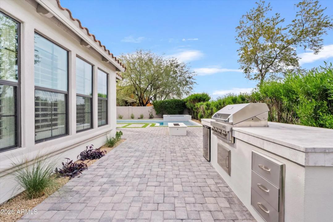 Real Estate Picture 50