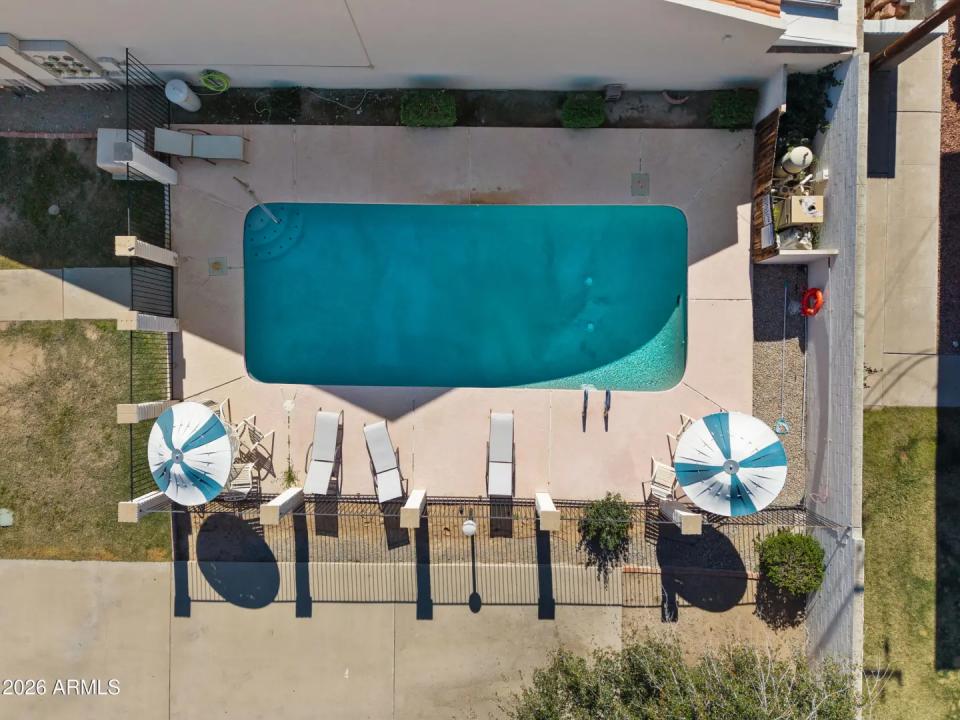 Real Estate Picture 24