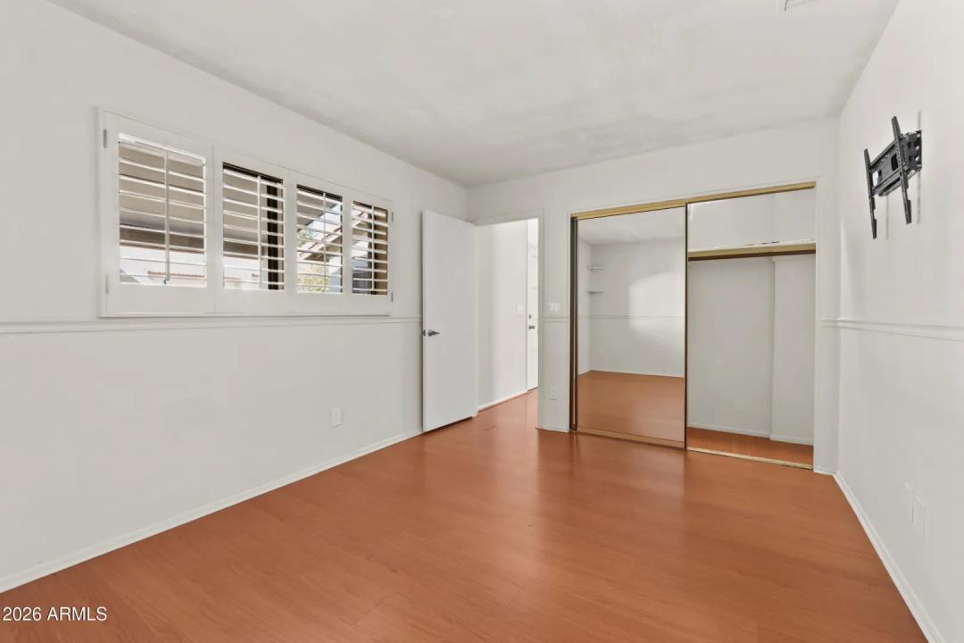 Real Estate Picture 17