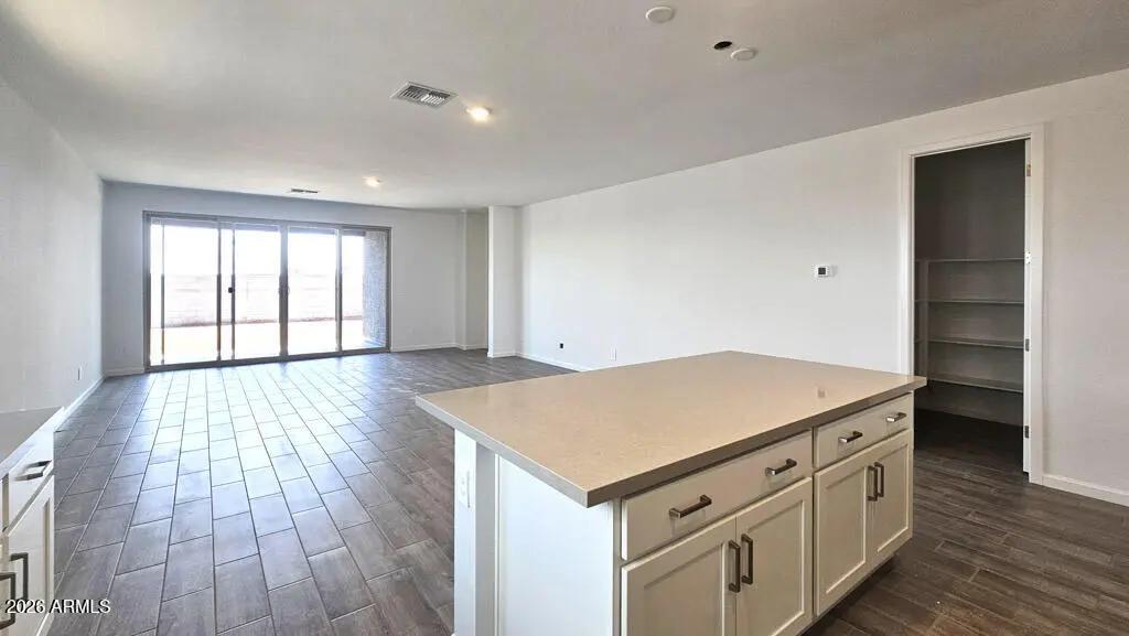 Real Estate Picture 3