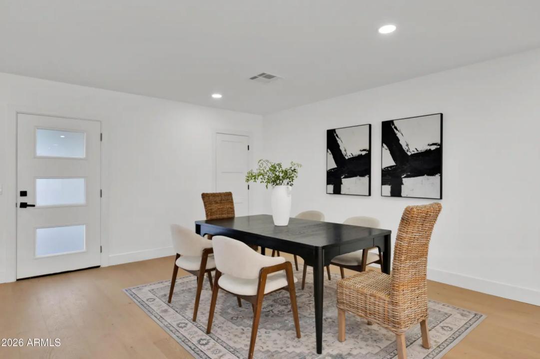 Real Estate Picture 8