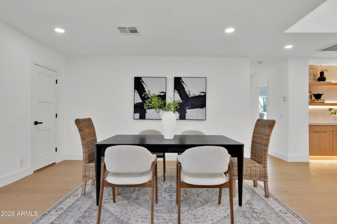 Real Estate Picture 9