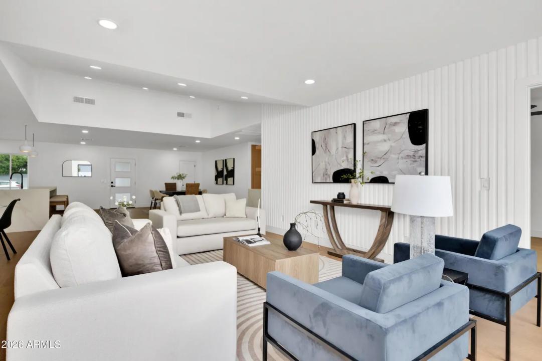 Real Estate Picture 15