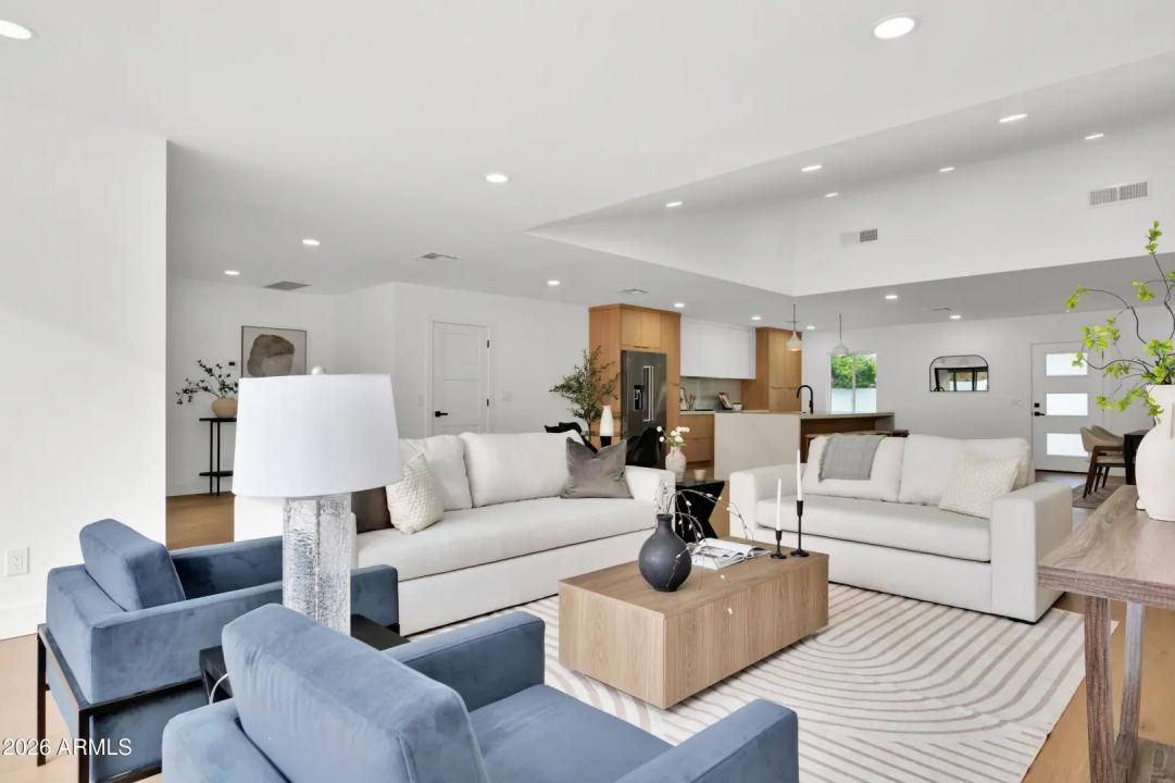 Real Estate Picture 16