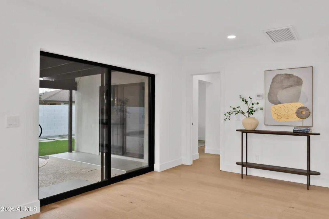 Real Estate Picture 18