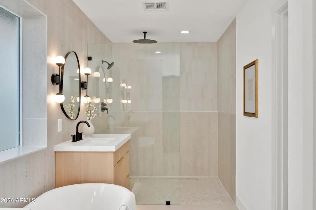 Real Estate Picture 22