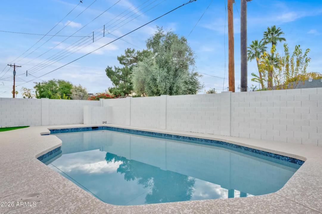 Real Estate Picture 27