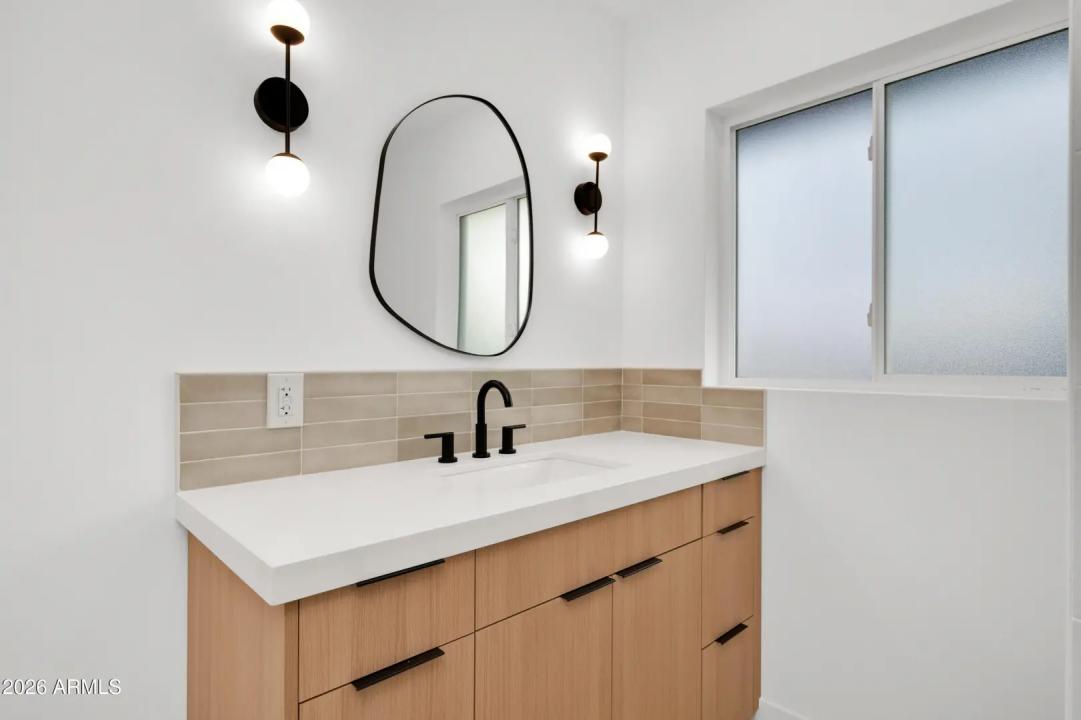 Real Estate Picture 38