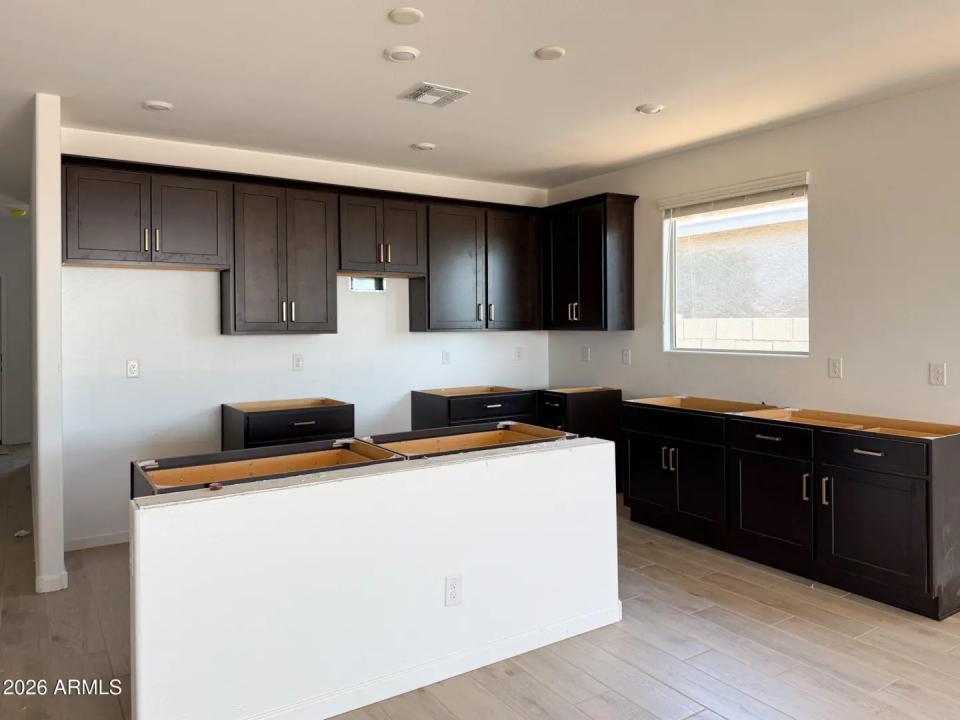 Real Estate Picture 3