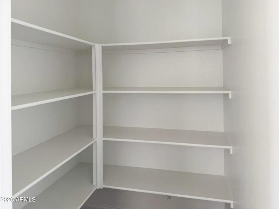 Real Estate Picture 5