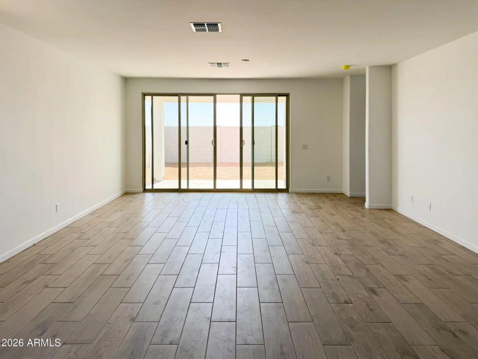 Real Estate Picture 6