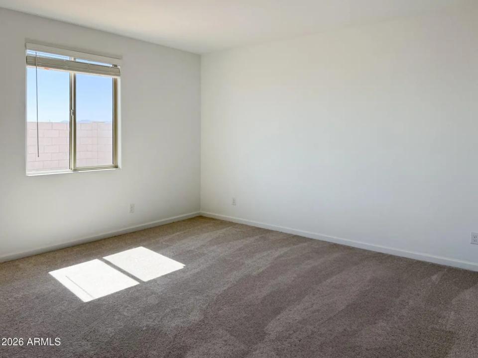 Real Estate Picture 9