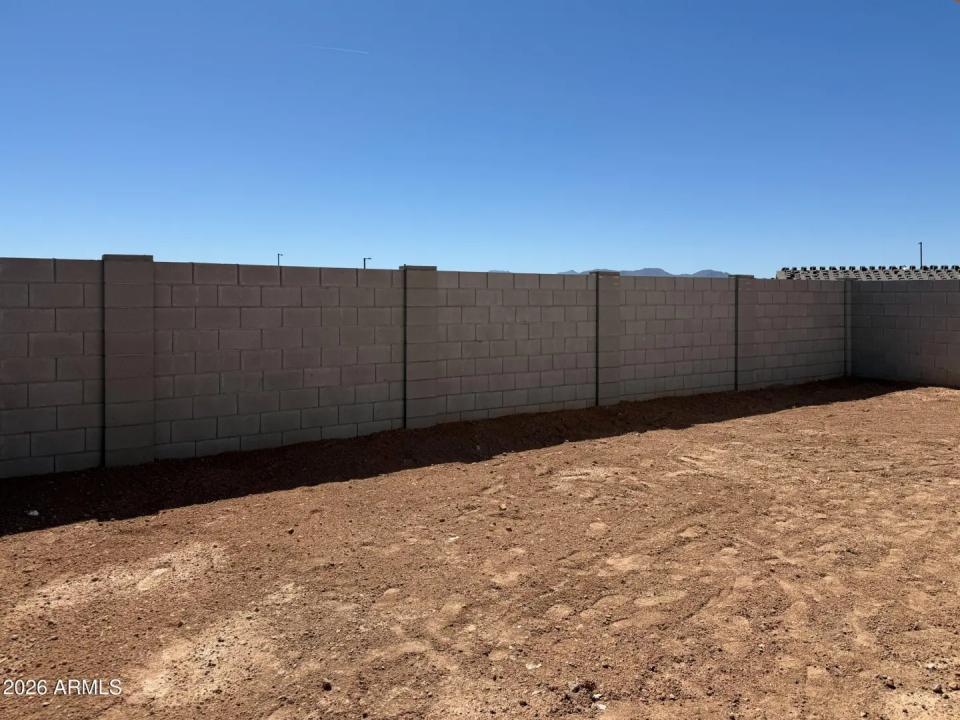 Real Estate Picture 11