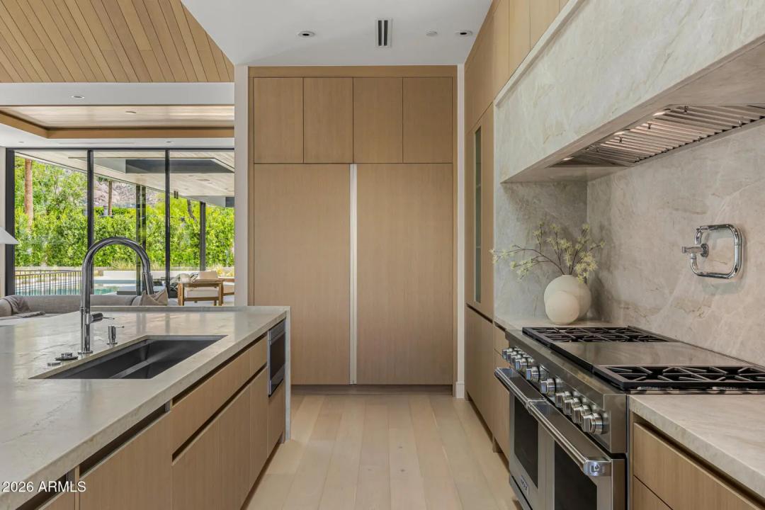 Real Estate Picture 10
