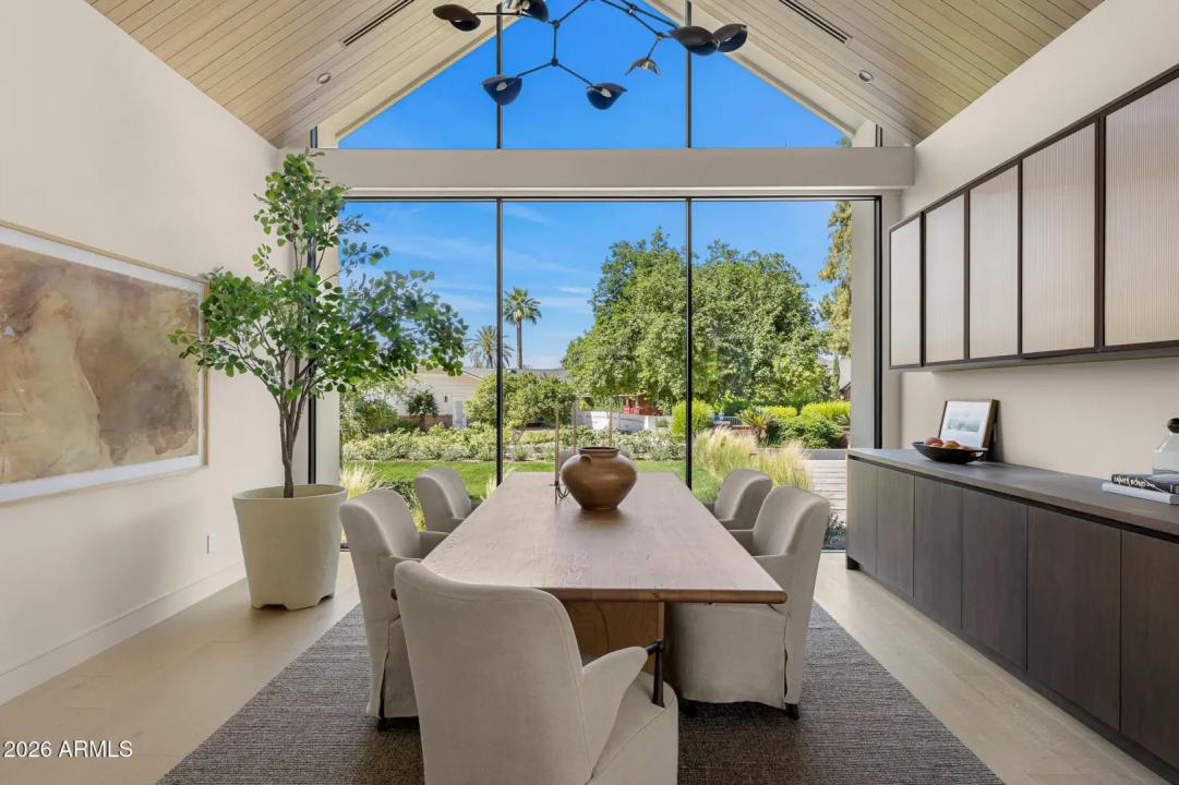 Real Estate Picture 8