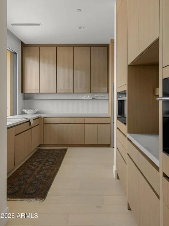 Real Estate Picture 14