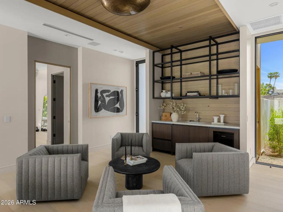Real Estate Picture 18