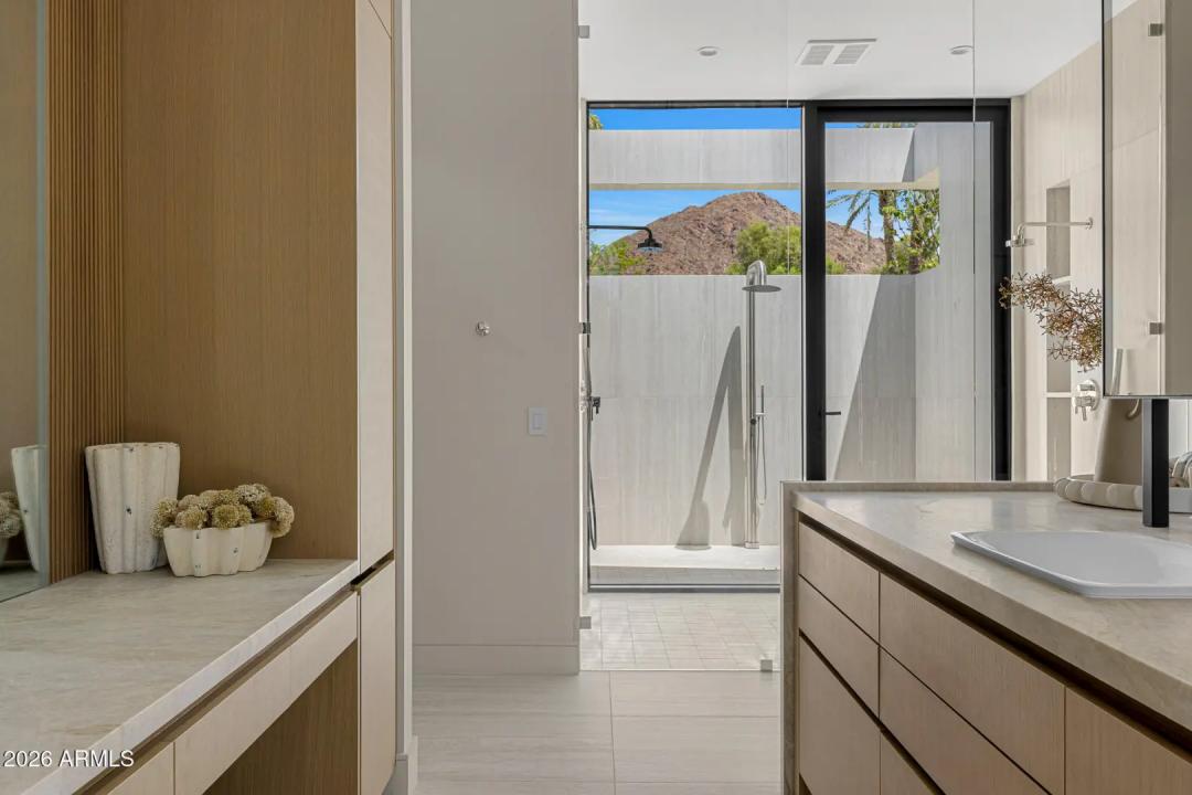 Real Estate Picture 23