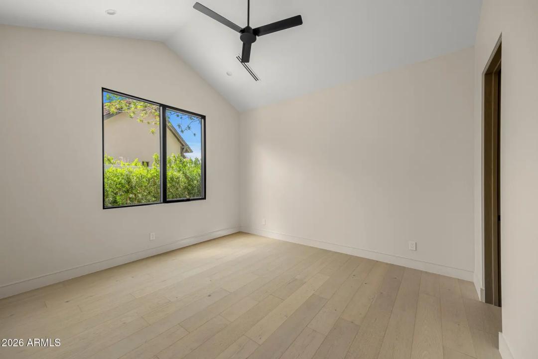 Real Estate Picture 35