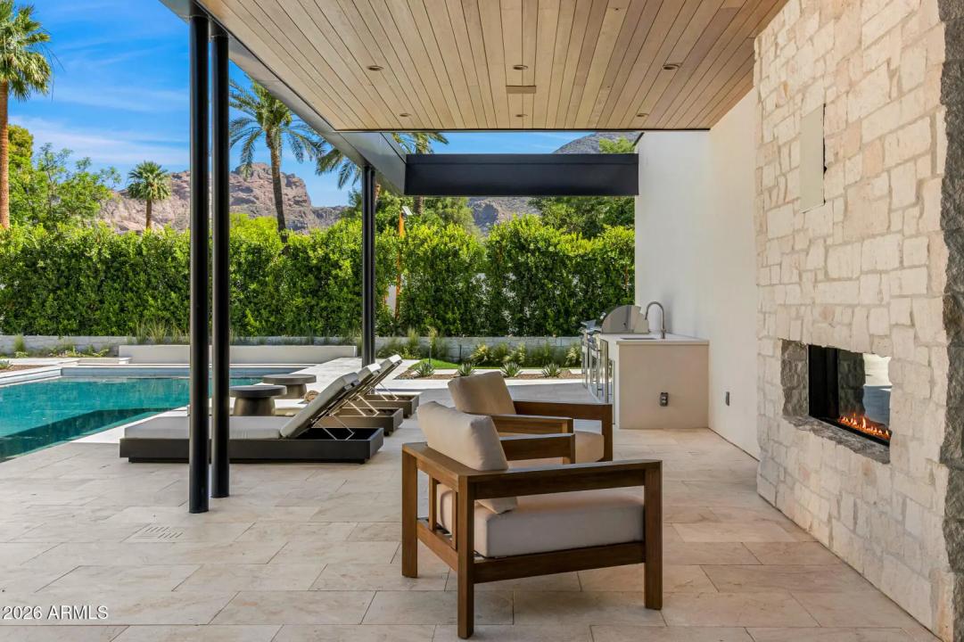 Real Estate Picture 50