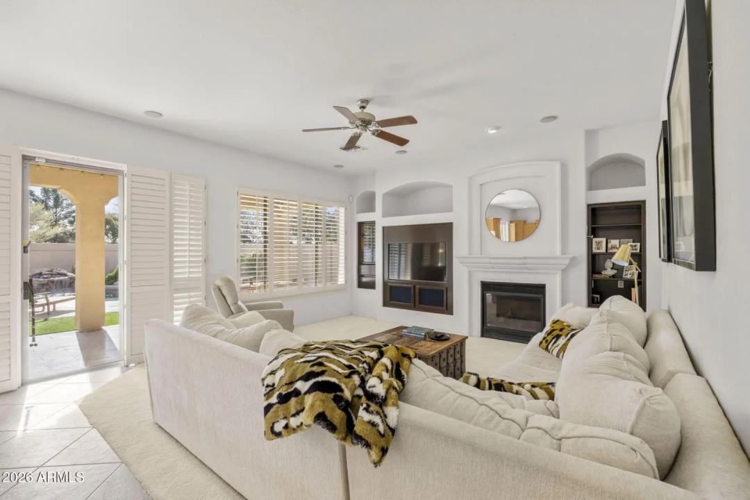 Real Estate Picture 3